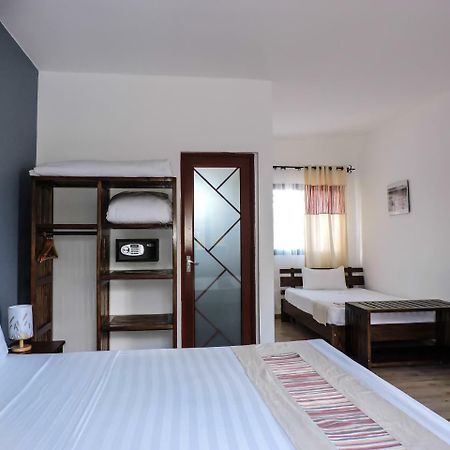 Hotel H1 Manakara Exterior photo